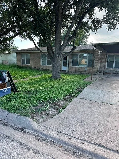 4 bed, 2.0 bath, 1175 sqft, $1,700 — Photo 2