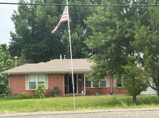 1312 Sherman Dr, Whitesboro, TX 76273