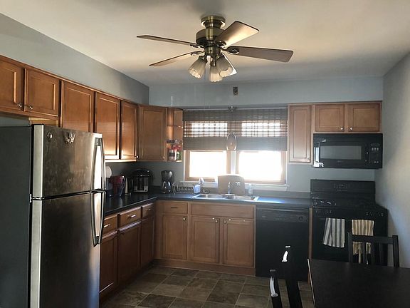 2nd image of 17 W Cossitt Ave APT 3A