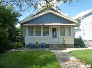 708 W Douglas Ave, Jacksonville, IL 62650