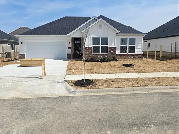 440 S Calico, Fayetteville, AR 72704