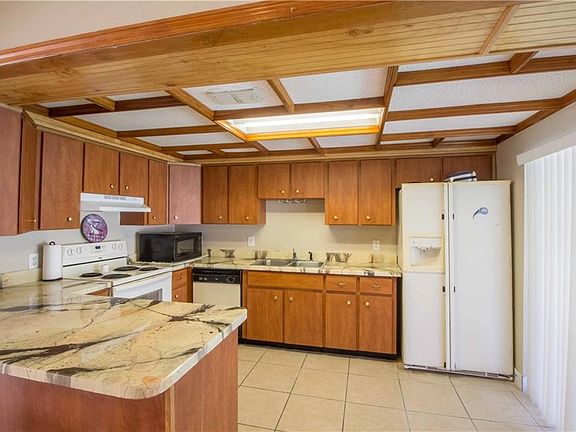3rd image of 8002 Bluebell Ct