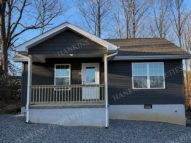 47 Hickory Hill Ln — Photo 1