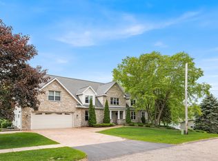 453 South St, Green Lake, WI 54941
