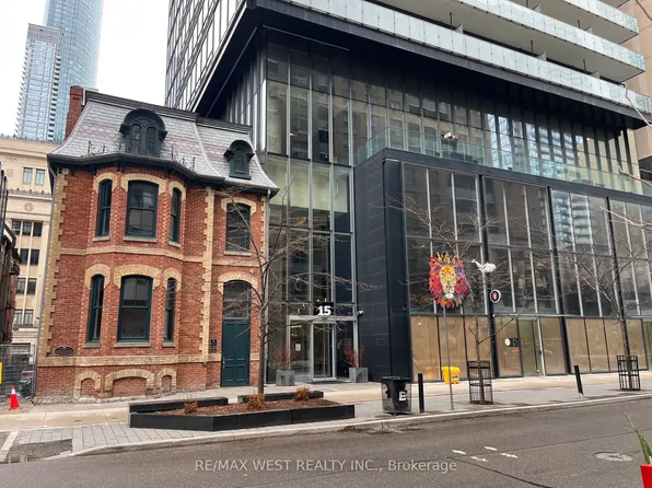 15 Grenville St #1106, Toronto, ON M4Y 0B9