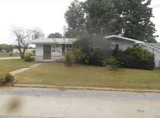 902 W Woodridge St, Springfield, MO 65803