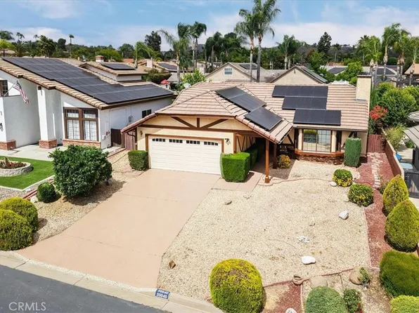 30040 Spray Dr, Canyon Lake, CA 92587
