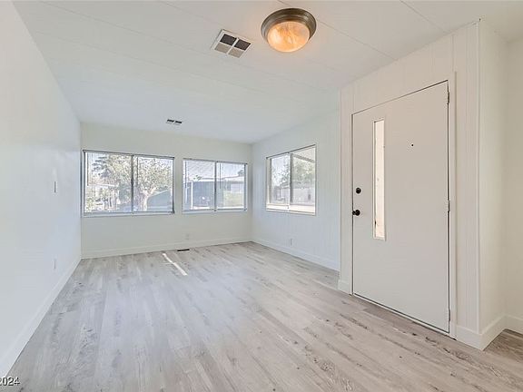 4th image of 4992 E Cheyenne Ave #69