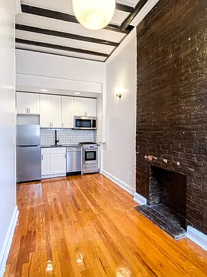 Rented by City Connections Realty | media 26