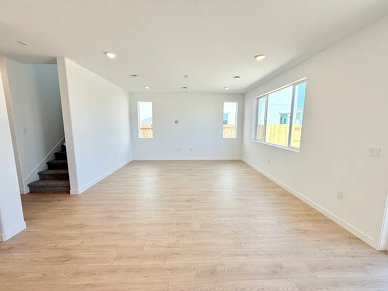 809 Canoe Ct — Photo 11