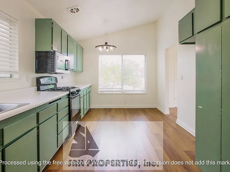 8461 Lomond Dr — Photo 8