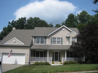 8 Bukiet Ct, Ledgewood, NJ 07852