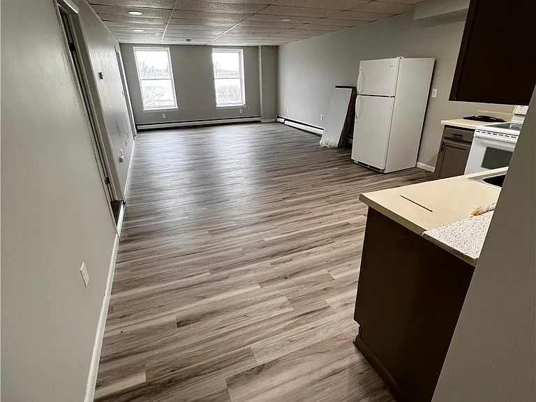 83 E Main St #2B — Photo 4