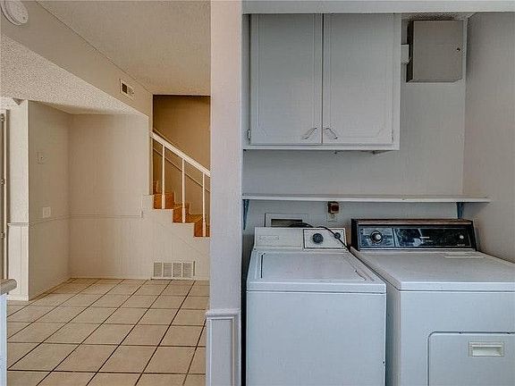 3rd image of 219 Justin Dr