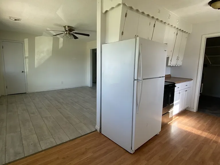 2427 W Graber St — Photo 22