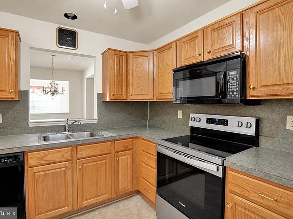 5th image of 176 Waterford Ln