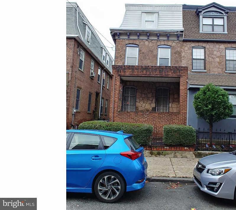 2nd image of 1303 Castle Ave