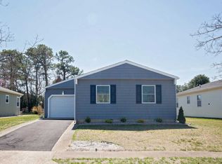 7 Banning Ct, Toms River, NJ 08757