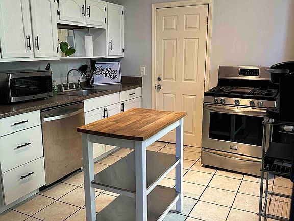 3rd image of 418 Hoge St #1