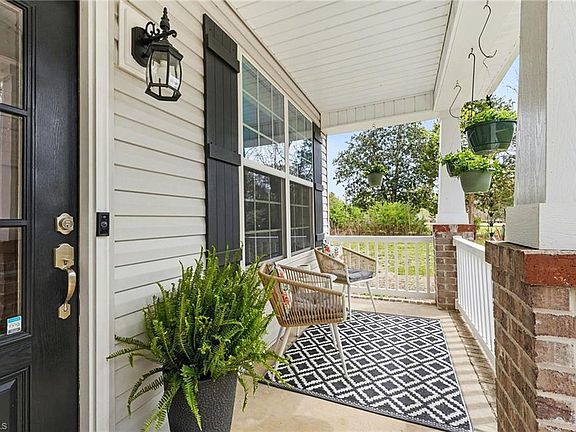 4th image of 4002 Williams Dairy Rd