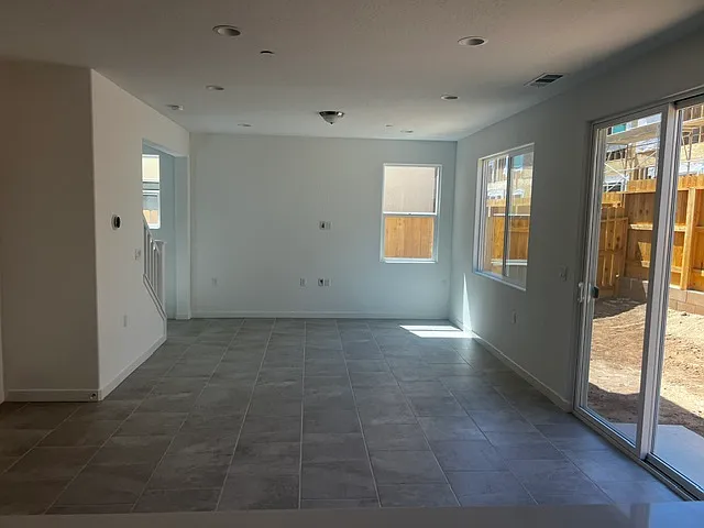 2902 E Veleta Dr — Photo 9