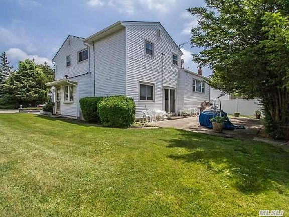 2nd image of 1922 Allison Dr