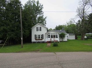 1484 Spruce St, Almond, WI 54909