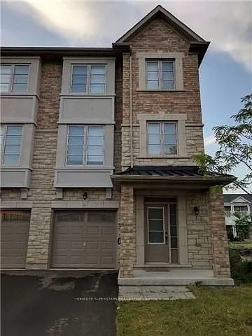 34 Lowther Ave