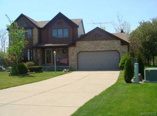 3622 Meadowbrook Acres, North Tonawanda, NY 14120