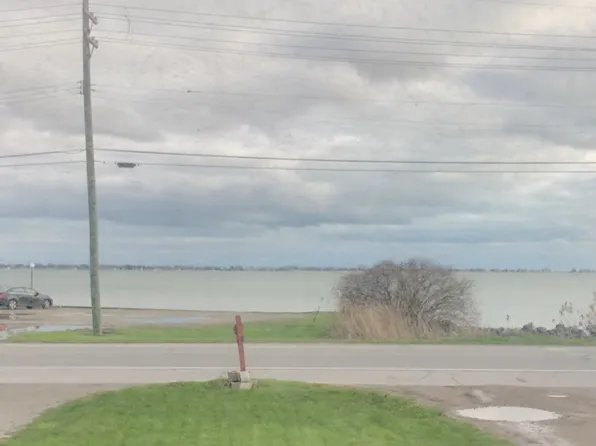 8306 Dixie Hwy, Fair Haven, MI 48023