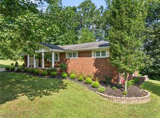 55899 Poplar Dr, Bellaire, OH 43906