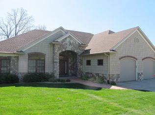 7021 42nd St NE, Cedar Rapids, IA 52411