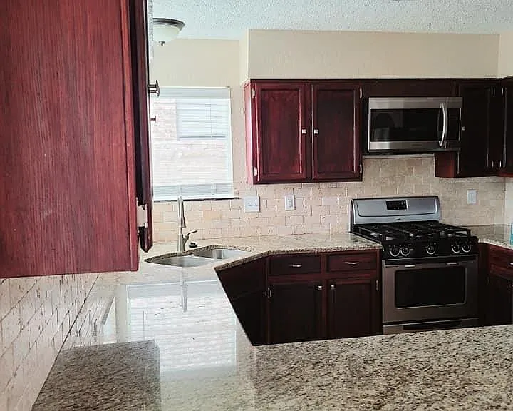 765 Colchester Dr — Photo 7