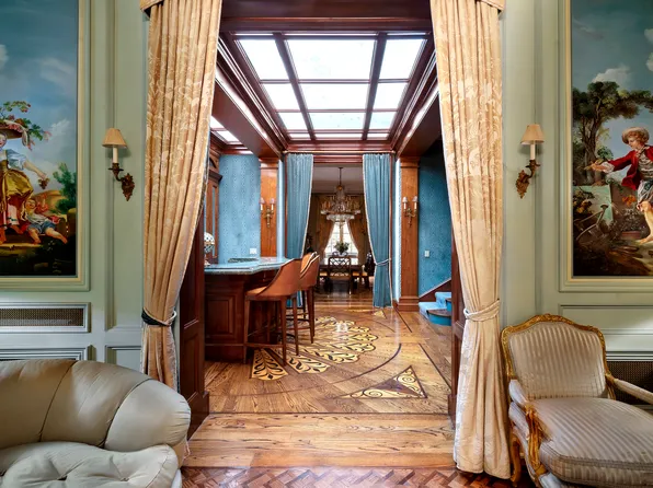 163 East 64th Street image 14 of 33