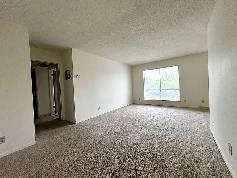 Arden Oaks Apartments — Photo 8