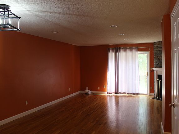 3rd image of 75 Florence Way