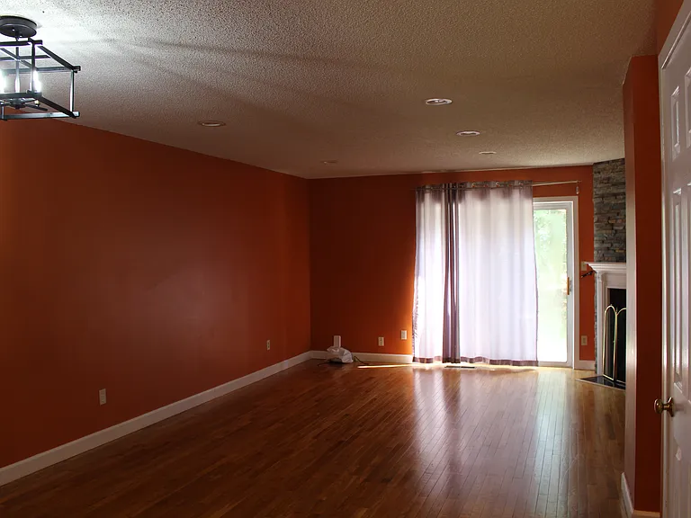 75 Florence Way — Photo 5