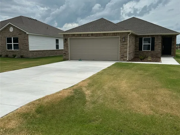 717 N Redbud Ave, Beggs, OK 74421