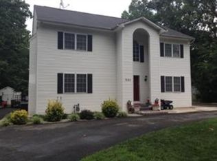 7127 Constantine Ave, Springfield, VA 22150