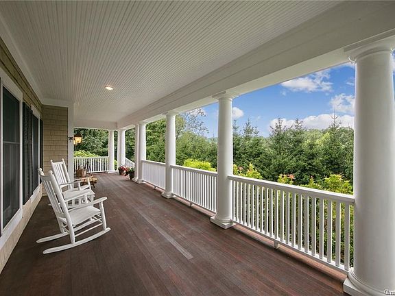 4th image of 25 Old Katonah Dr