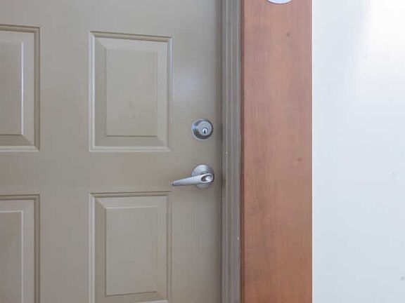 3rd image of 2200 N Westmoreland St Unit 507