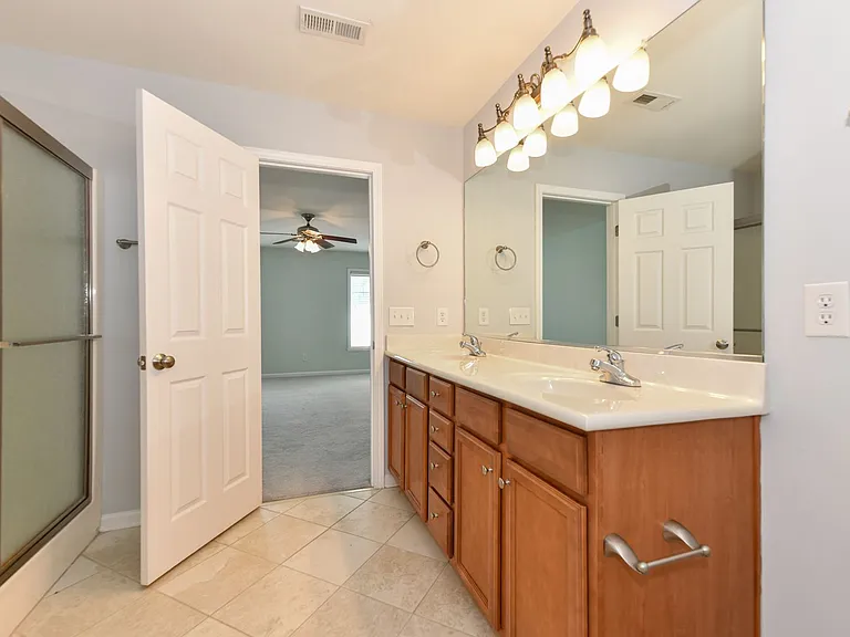 5011 Harness Ln — Photo 18