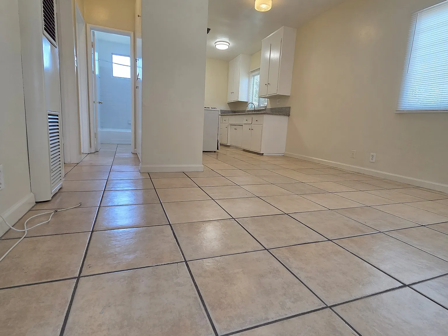 2 bed, 760 sqft, $1,995 — Photo 1