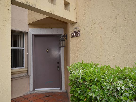 2nd image of 4752 NW 97th Ct #70