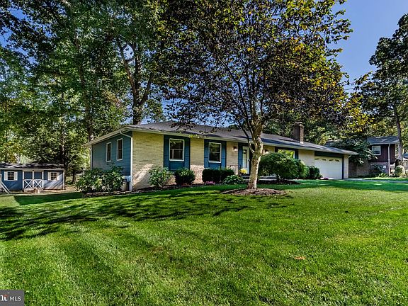 3rd image of 6505 Fairway Dr W