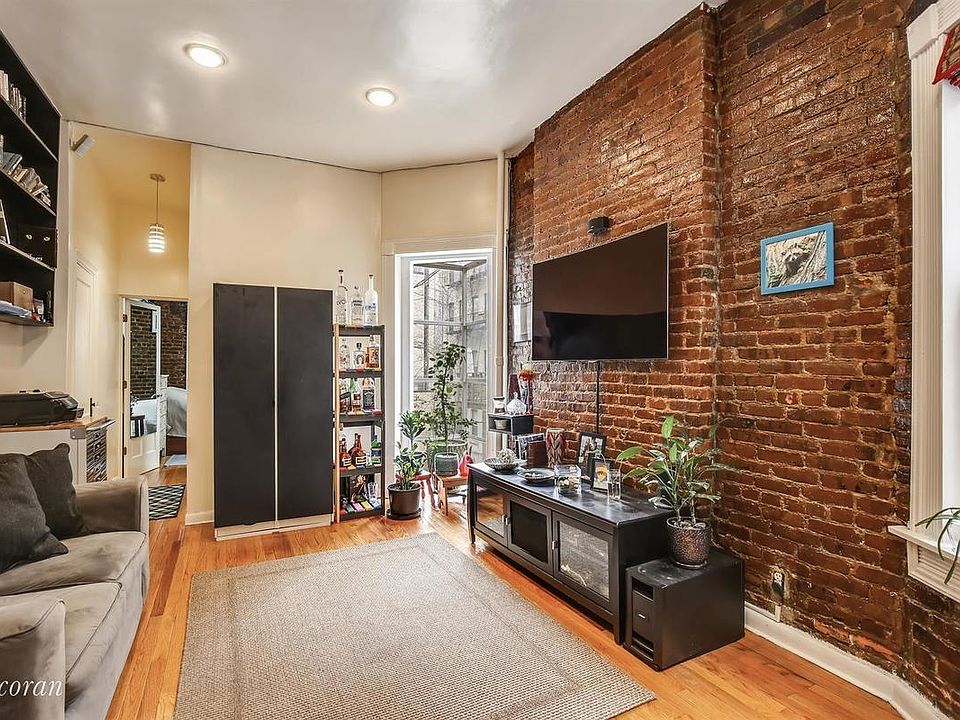 1st image of 107 W 106th St APT B