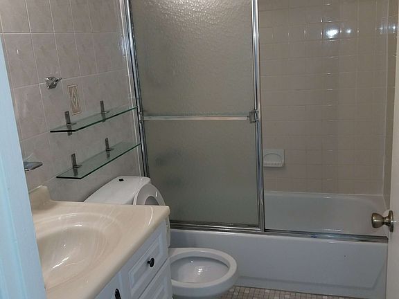 3rd image of 1320 33rd Ave