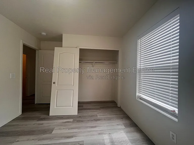 9503 N 82nd Ln — Photo 23