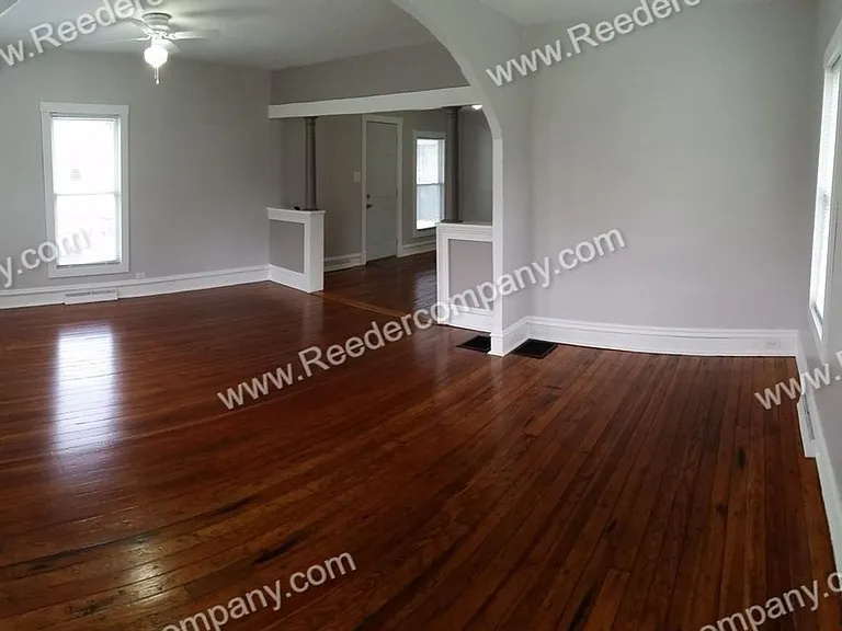 204 W Sigler St — Photo 3