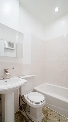 Rented by Camelot Realty Group | media 16